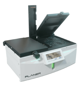 Incubateur embryonnaire Planer à température contrôlée, utilisé en laboratoire d’AMP pour la culture des embryons dans des conditions optimales de développement.